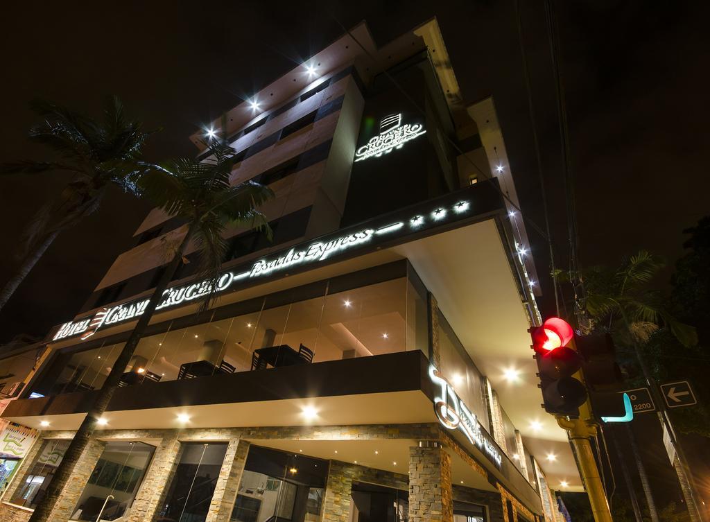 Bagu Grand Crucero Hotel